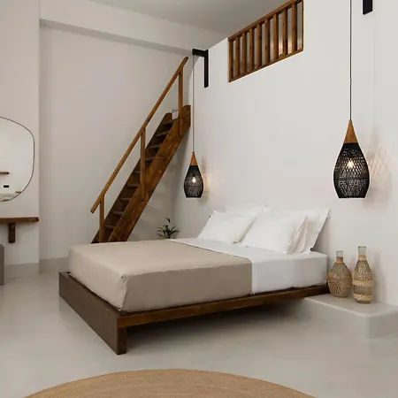 Andros Moments באטסי